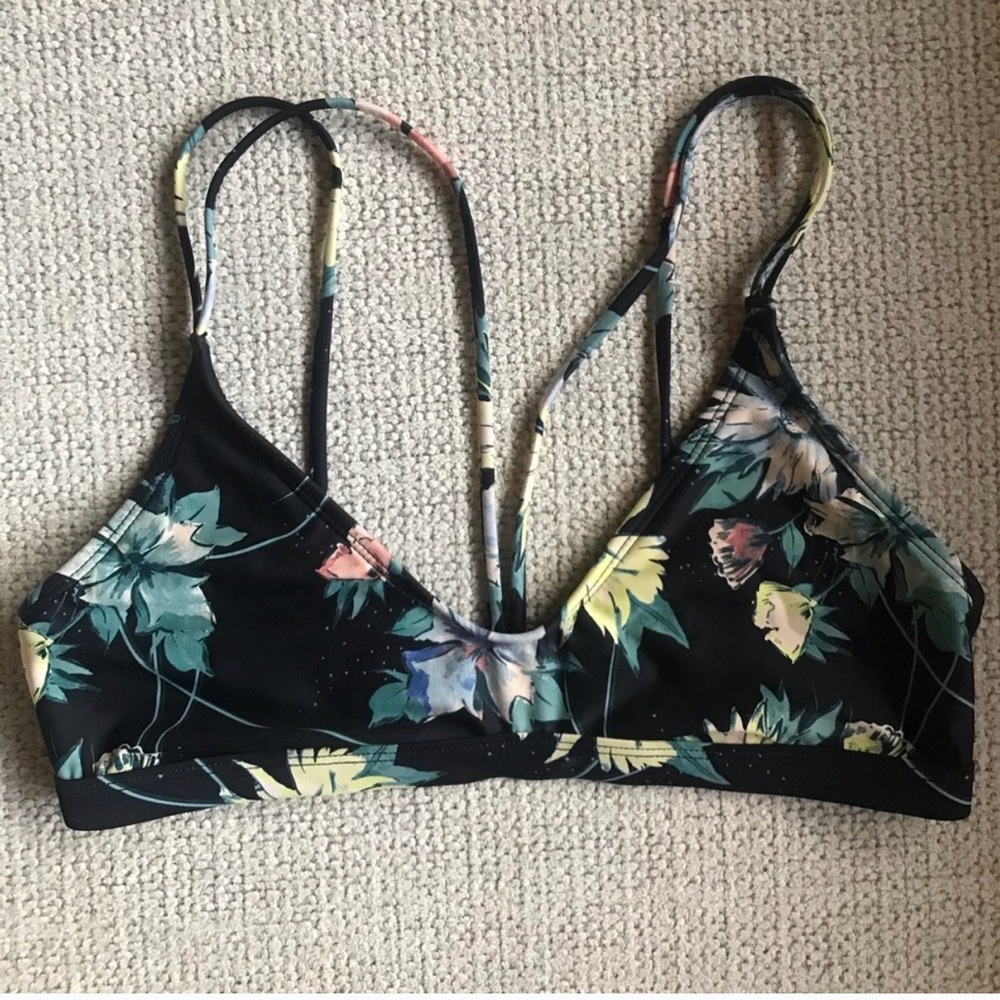 O’Neill floral bikini top